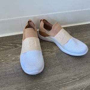 APL women’s techloom bliss size 10